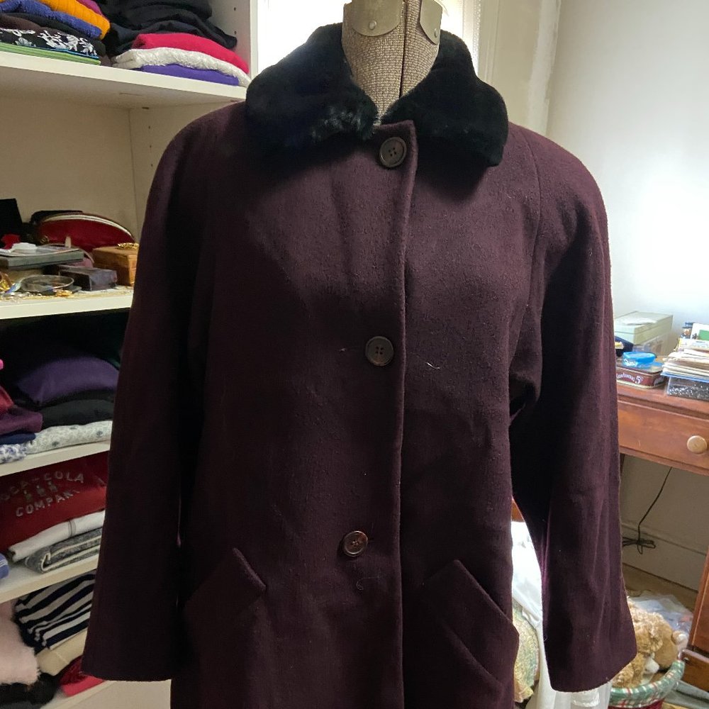 Jones New York ladies winter coat with faux fur collar